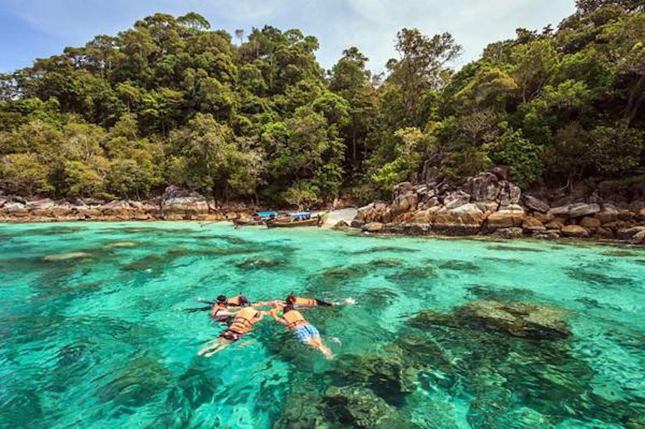 Bayview Sunset Hotel Koh Lipe Exterior photo